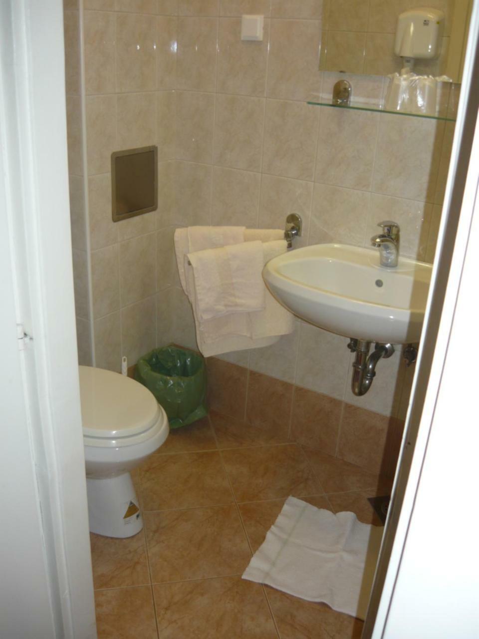 Polzevo Hotel Visnja Gora Bagian luar foto