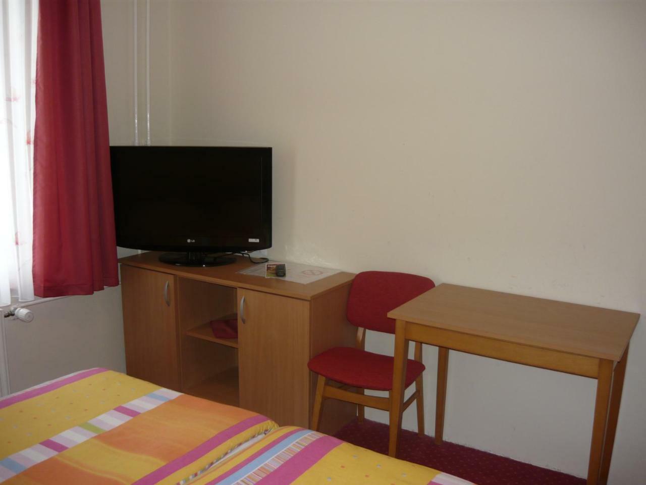 Polzevo Hotel Visnja Gora Bagian luar foto